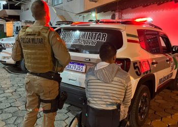 PM prende homem com mandado de prisão por homicídio
