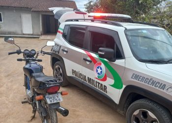 Populares detêm homem por furto de motocicleta em São João Batista