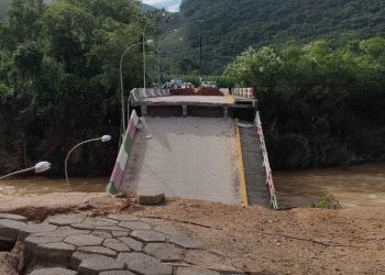 Principal acesso para Colônia Nova Itália, Ponte dos Imigrantes desaba em São João Batista