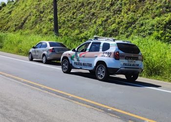 Motorista é preso na SC-410 com carro furtado