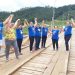Mulheres Unidas Batistenses participam de curso de pintura em tecido
