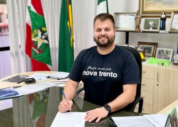 Prefeito de Nova Trento confirma piso salarial aos professores