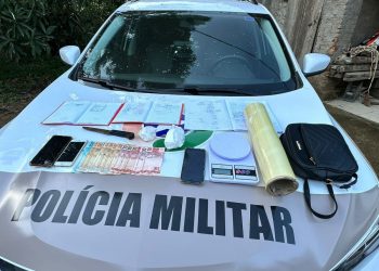 Mãe e filha são presas por suspeita de tráfico de drogas em São João Batista