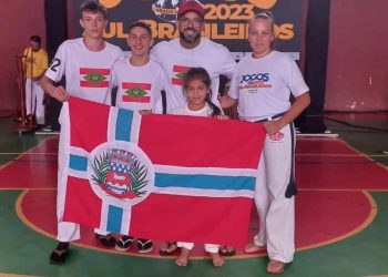 Escola Abadá Capoeira participa de competição em Curitiba
