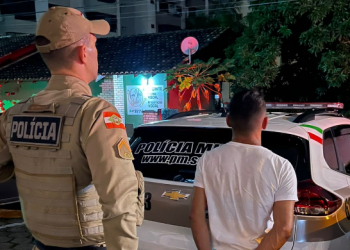 Homem é preso após discutir com mulher e destruir apartamento