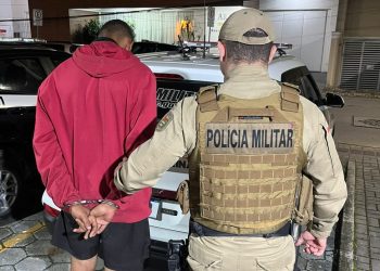 Jovem é preso suspeito de tráfico no Jardim Progresso, em Tijucas