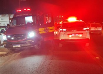 Mulheres ficam feridas em acidente entre carro e moto em Canelinha