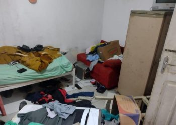 Homem em surto invade residências e agride pessoas, no bairro Tajuba II