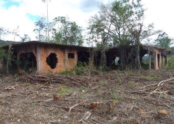 Prefeitura de Major Gercino vai demolir ruínas de hospital para construir 15 casas populares