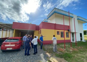 Comitiva realiza vistoria no destacamento do Corpo de Bombeiros de Canelinha