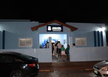 Canelinha homenageia  Flávia Godinho Mafra com o nome de escola
