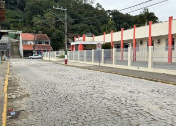 Prefeitura de Nova Trento implementa mudanças na Rua Francisco Valle, no Centro