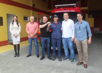 Nova ambulância é entregue ao Corpo de Bombeiros Militar de São João Batista