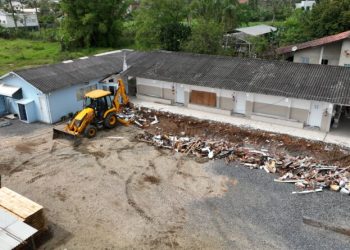 Canelinha inicia reforma e ampliação de Escola Cantório Florentino da Silva, no bairro Índia