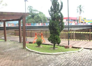 Deque da Praça Benjamin Duarte em São João Batista é interditado