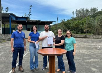 Nova Trento assina Ordem de Serviço para a execução da quadra de esportes da Escola Padre José da Poian