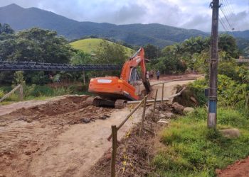 Ordem de serviço para viabilizar implantação de nova ponte no bairro Fernandes é assinada