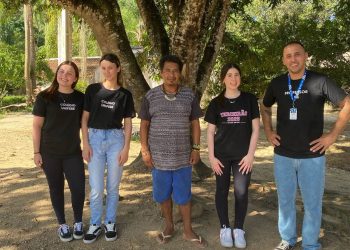 Estudantes do Colégio Unifebe fazem visita à aldeia de Major Gercino