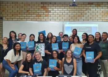 Autoras palestram para acadêmicos de Pedagogia – Anos Iniciais