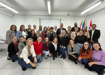 Encontro com gestores escolares aborda planejamento e metas para a Educação de SJB