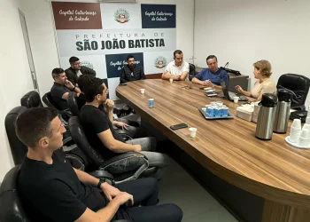 Prefeitura de São João Batista debate ampliação do projeto Moda Catarina com Sebrae/SC e empreendedores locais