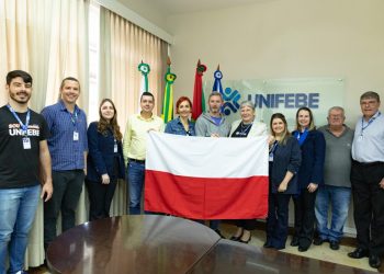 Unifebe e Colégio Unifebe recebem aulas gratuitas de polonês