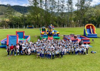 Major Gercino realiza entretenimento, em alusão a Semana da Criança
