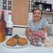Baiana Nina mora há 15 anos em SJB e comercializa acarajé, vatapá e feijoada