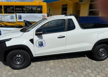 Município de Major Gercino recebe veículo para a Secretaria de Esportes