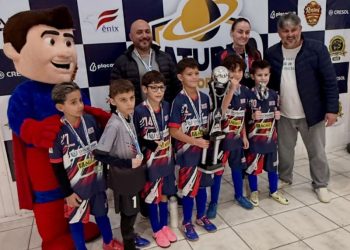 Equipes Sub-9 e Sub-11 da Fube conquistam o vice-campeonato da 2ª Copa Adec de Futsal de Base