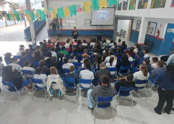 Junho Branco leva orientação sobre riscos do cigarro eletrônico a estudantes da rede municipal