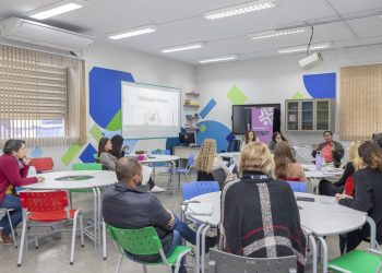 Unifebe recebe pesquisador espanhol referência na área da educação