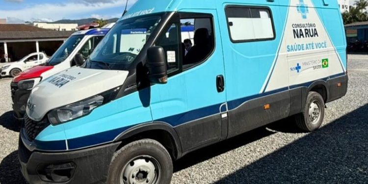 Saúde de São João Batista é contemplada com nova ambulância e unidade móvel de rua