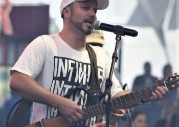Cantor batistense Fá morre em acidente na BR 101, na cidade de Itapema